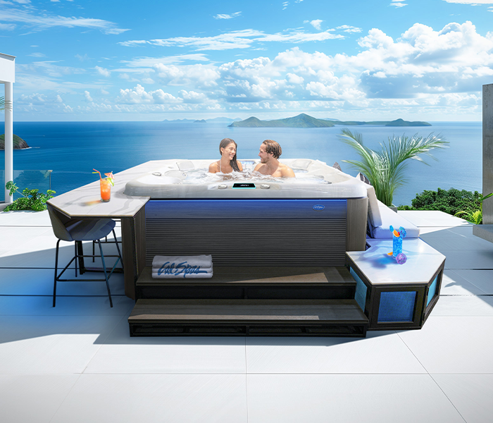Calspas hot tub being used in a family setting - Hisings Kärra